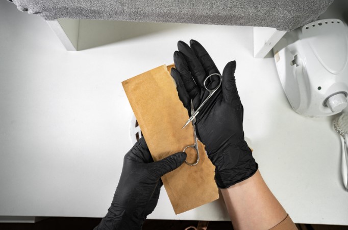 стерилизация инструментов для маникюра зачем это нужно