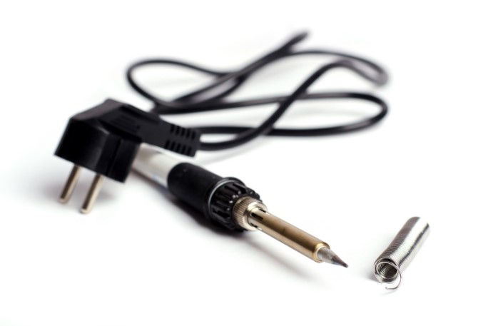 преимущества паяльника 200 вт